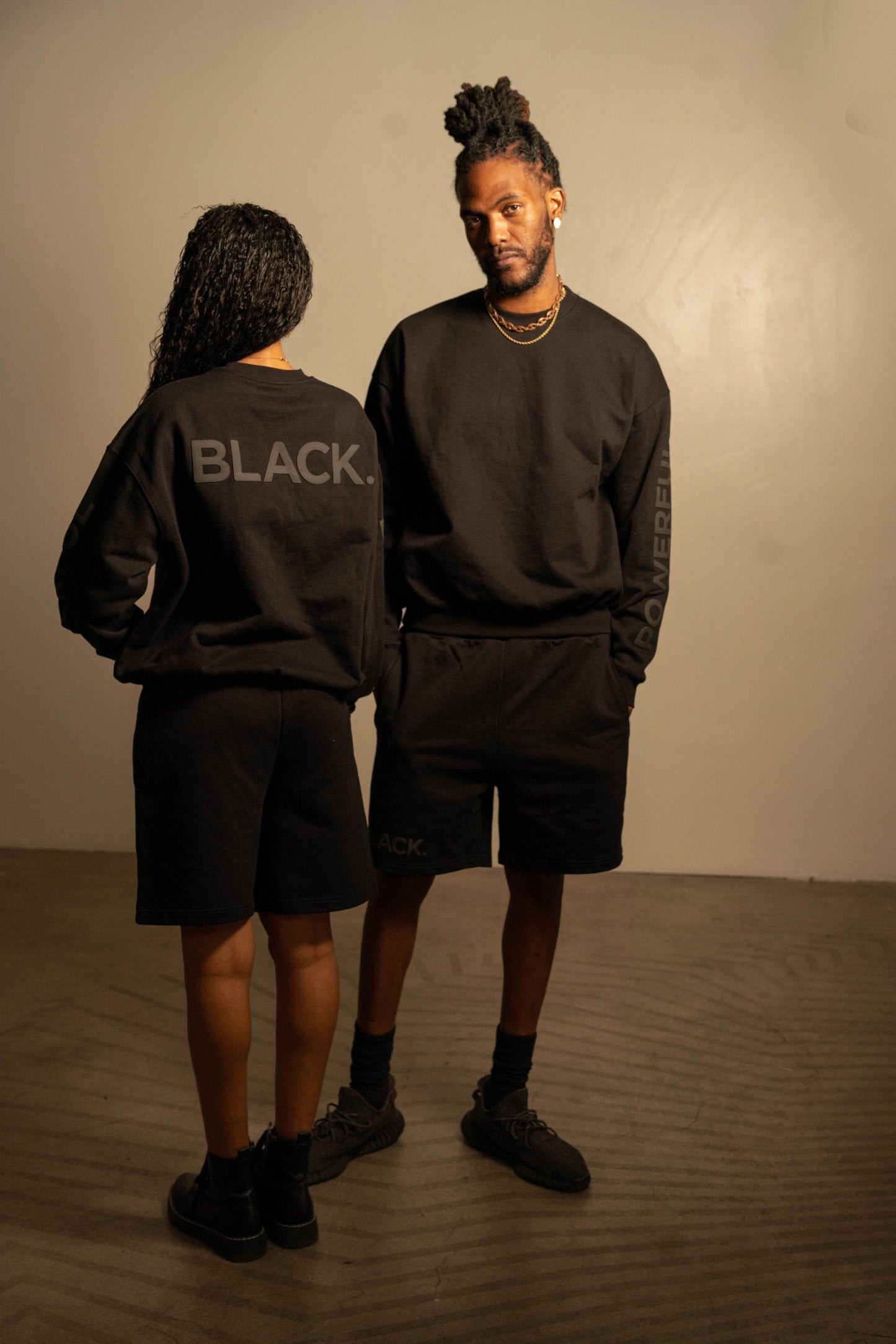 BLACK. Sweatshirt